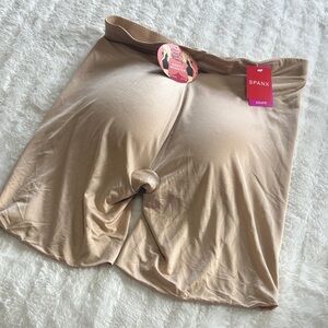 SPANX Shapewear Shorts - Nude